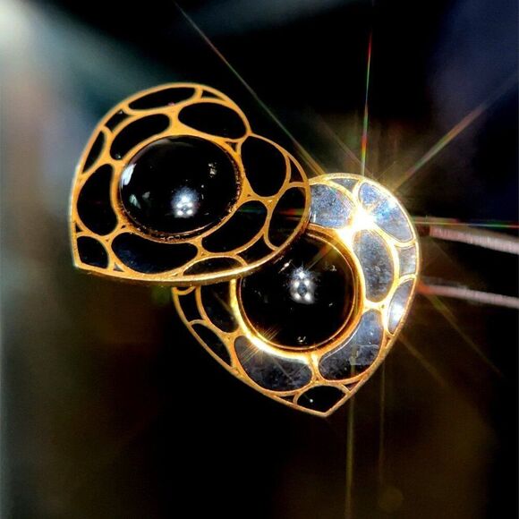 Black Dot Heart Earrings - Picture 2 of 6